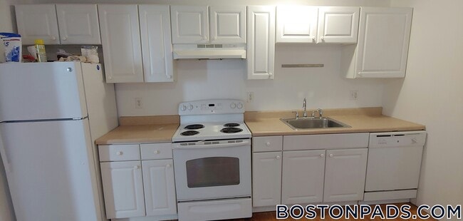 Building Photo - 199 Strathmore Rd