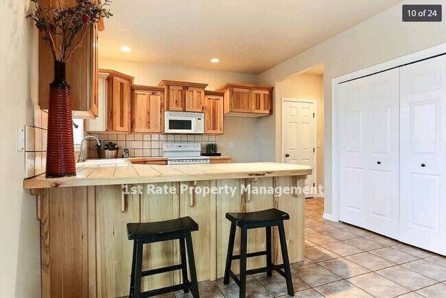 Foto del edificio - 828 W Rollins St