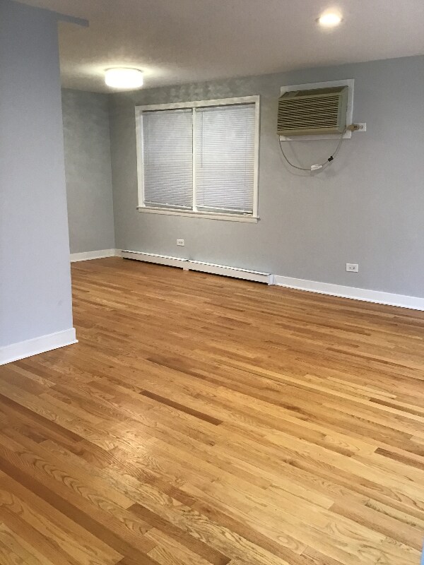 Foto del edificio - 5954 W Higgins Ave