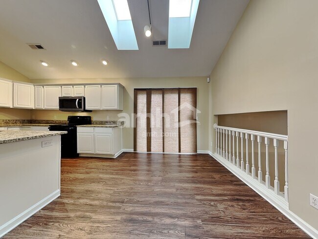 Foto del edificio - 6845 Watergreen Ct