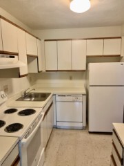 Building Photo - 55 Farwell St