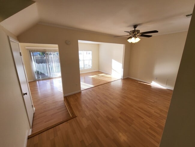 Building Photo - WINDSOR OAKS WEST