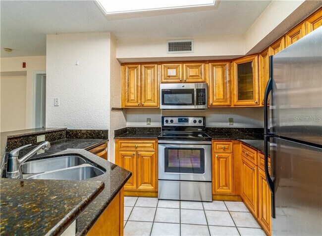 Building Photo - 832 Camargo Way
