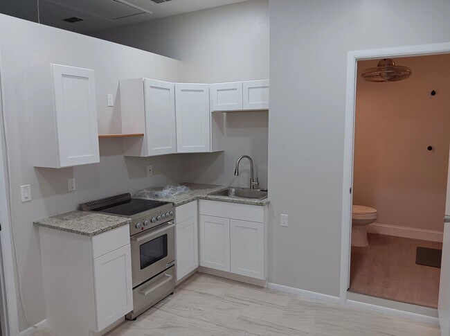 Building Photo - 7195 Reymoor Dr