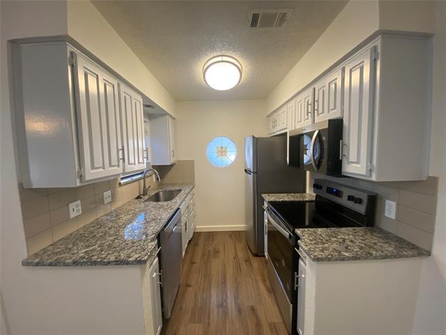 Foto del edificio - 3108 Timber Ridge Point