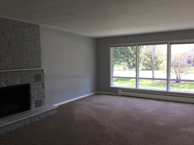 Foto del edificio - 565 E Chadwick Dr