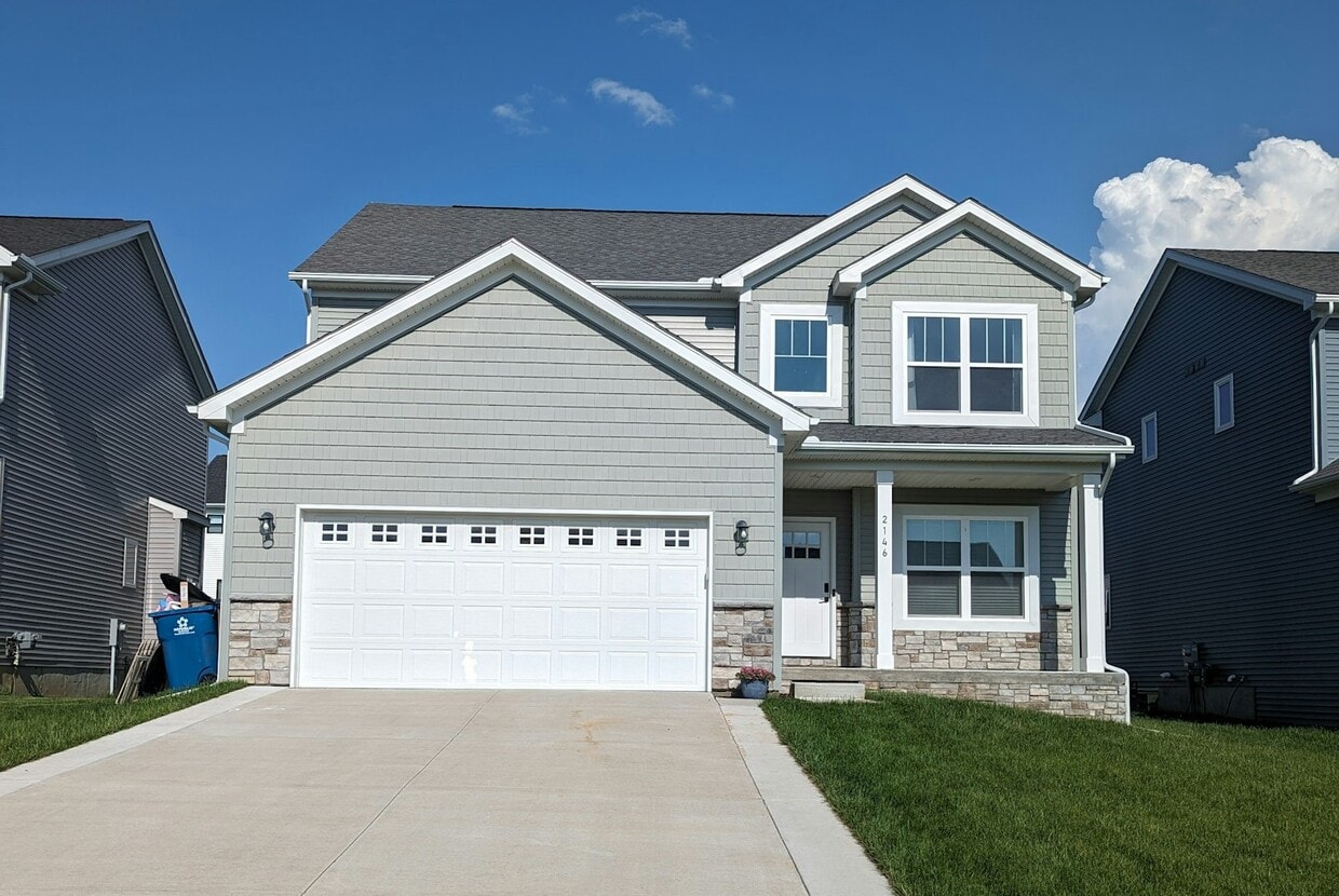 Foto principal - 2146 Hidden Ridge Drive