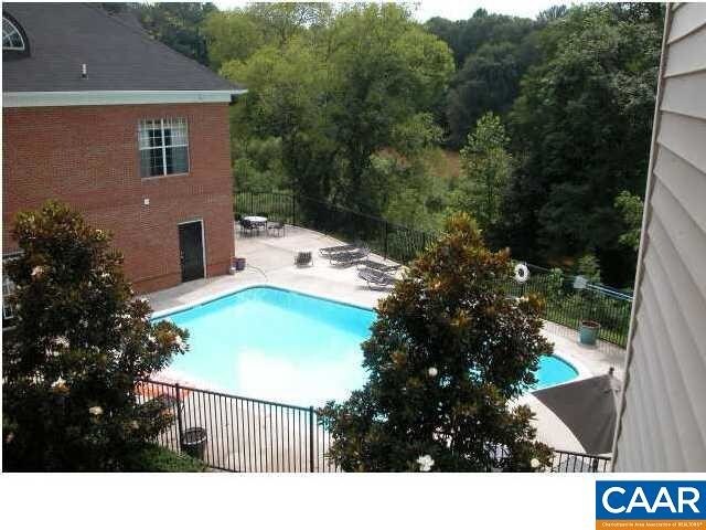 Building Photo - 270 Riverbend Dr
