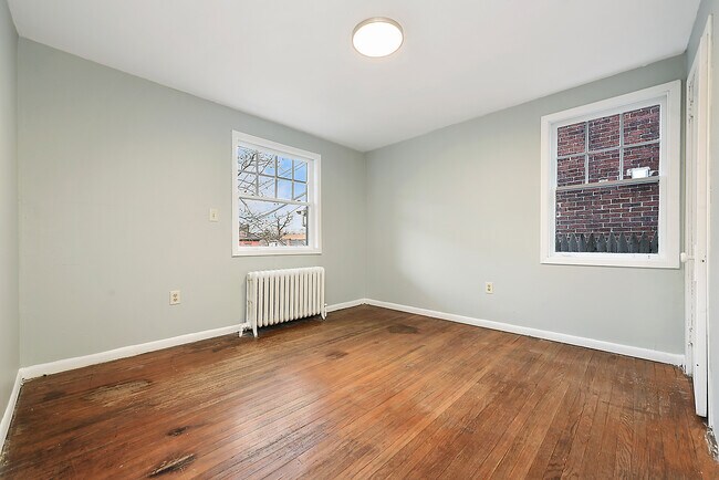 Foto del edificio - 2309 Tilbury Ave