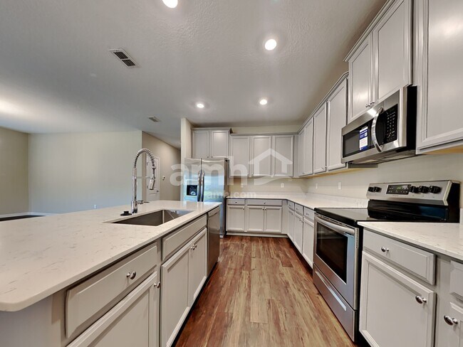 Building Photo - 172 Hemlock Point