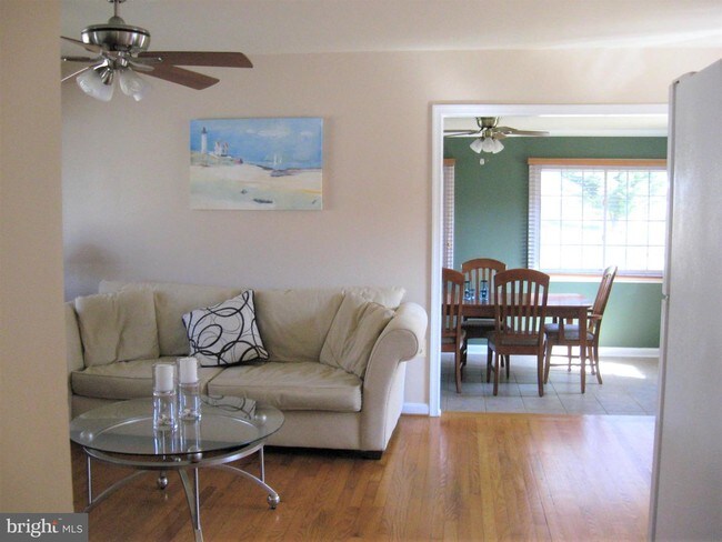 Building Photo - 6315 Long Beach Dr