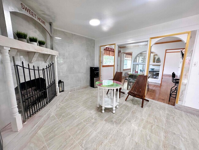 Foto del edificio - 1415 Brook Hollow Cir NW