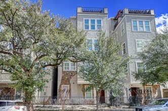 Building Photo - 1919 Colquitt St