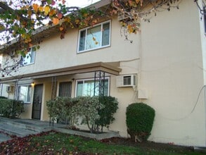 Building Photo - 680 Waldo Rd