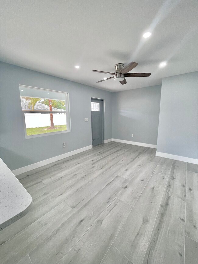 Foto del edificio - 4030 25th St N