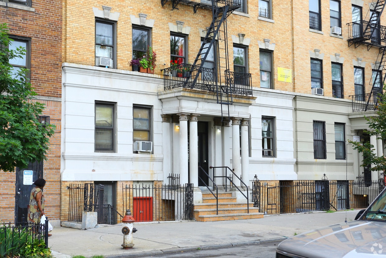 Building Photo - 363 Edgecombe Ave