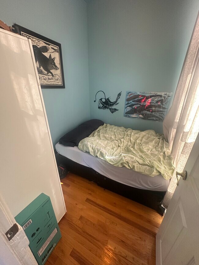 Foto del edificio - 1523 N Elk Grove Ave