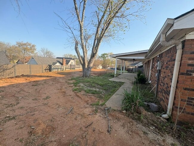 Building Photo - Renovated 4 Bedroom 2 Bath Home for Rent!!