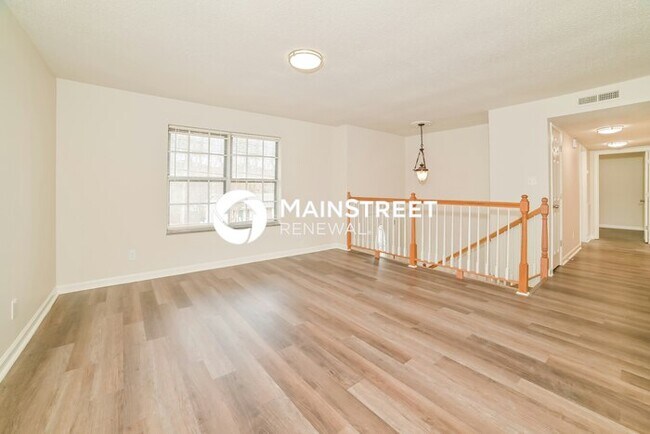 Foto del edificio - 4 Bedroom Pet-Friendly Home in Knoxville, TN with Main Street Renewal