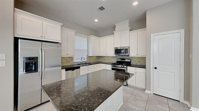 Foto del edificio - 118 Cheswood Forest Dr