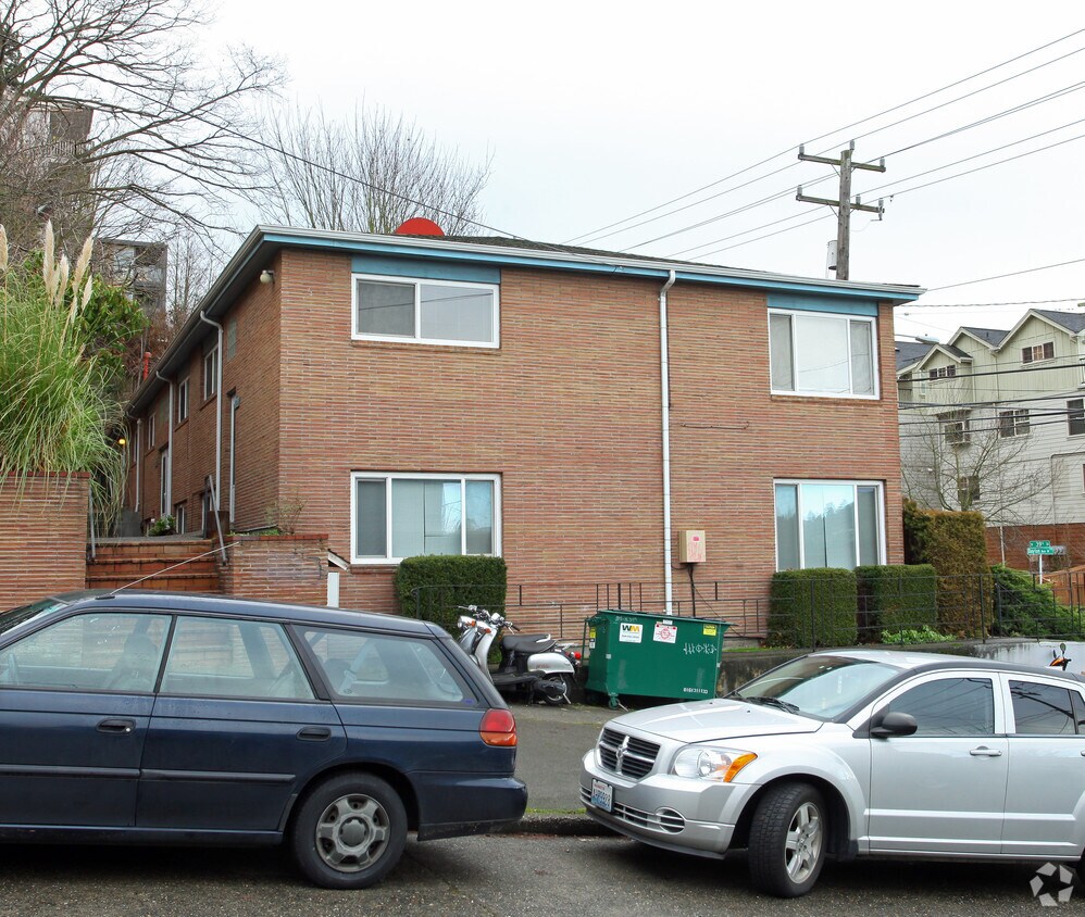Building Photo - Shamrock Apartments
