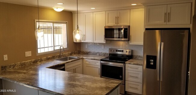 Foto del edificio - 6941 E Osborn Rd