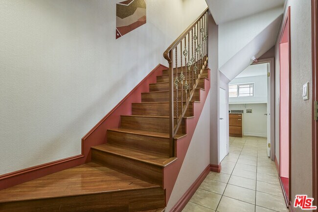 Foto del edificio - 1559 W 207th St