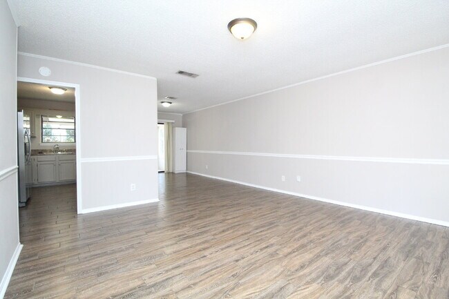 Foto del edificio - Updated 3/2 Brick Home in Northeast Pensac...