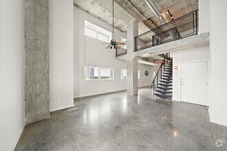 Building Photo - 2000 Bagby St