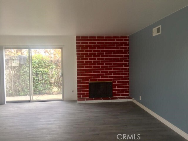 Building Photo - 8552 Sheffield Rd