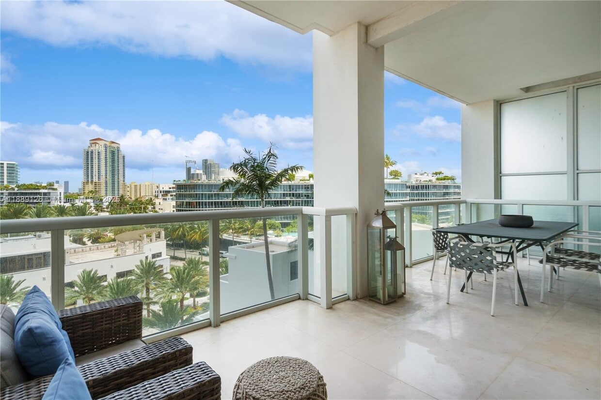 Foto principal - 50 South Pointe Dr