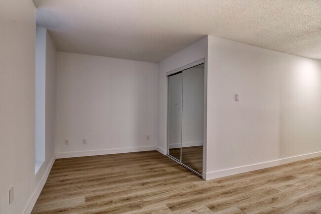 Building Photo - 2285 Rue St Mathieu