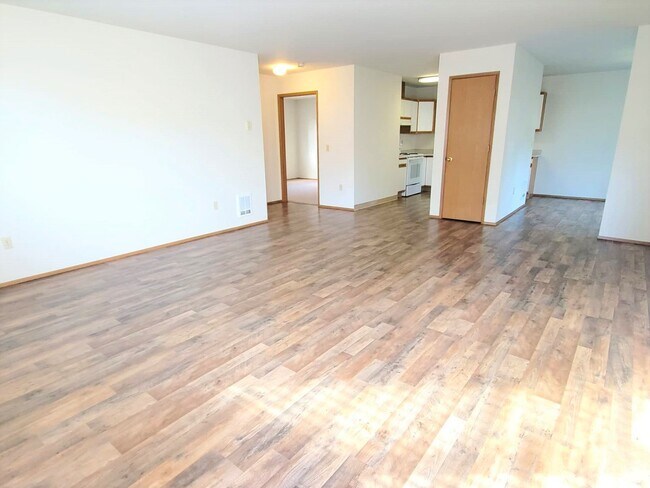Great Room - 809 24th St NE