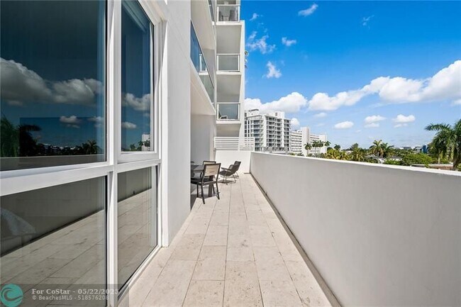 Foto del edificio - 401 N Birch Rd