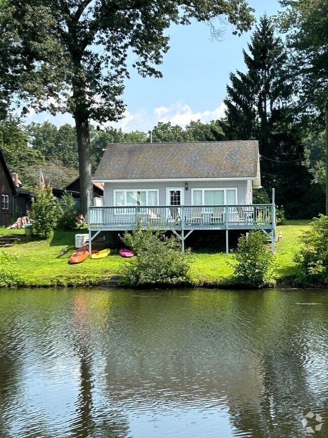 Building Photo - 153 Cottage Rd