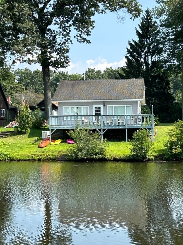 Foto principal - 153 Cottage Rd