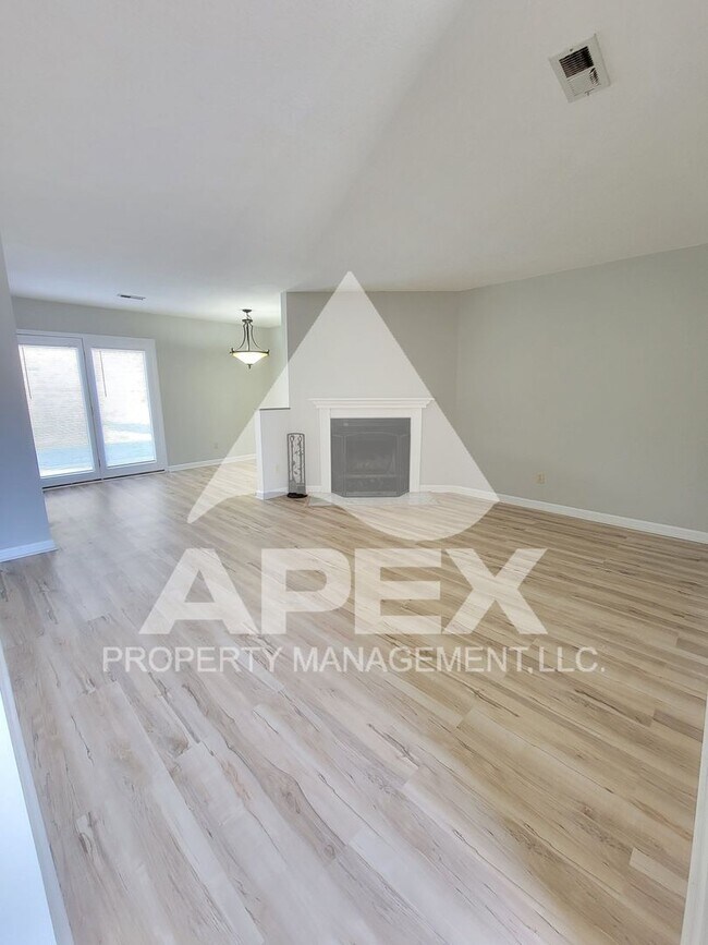 Foto del edificio - WEST KNOX - Spacious 2Bd/2Ba Condo in Silverbrook!