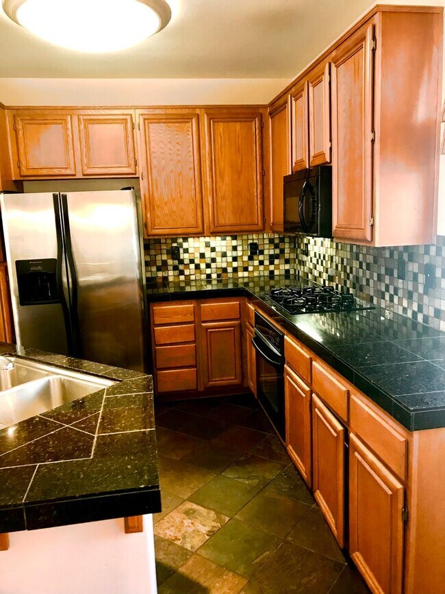 Building Photo - 2-bed 2.5 bath townhome in Cascada (Rancho...