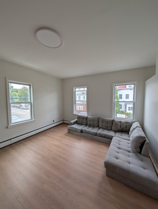 Building Photo - 656 Dorchester Ave