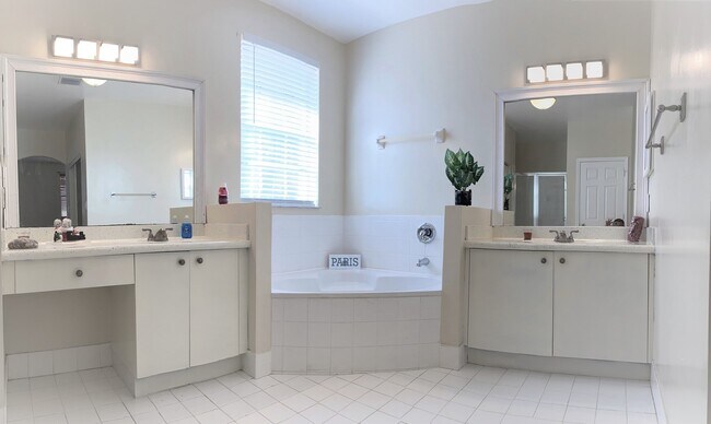Foto del edificio - 14300 SW 159th Pl