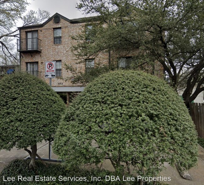 Foto del edificio - 1013 W 23rd St