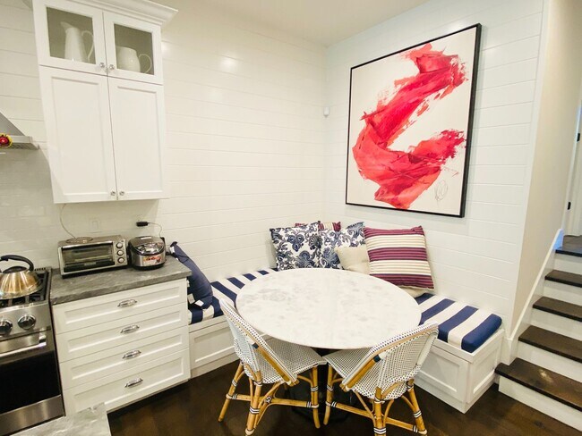 Foto del edificio - Modern 3 Bed 3 Bath Townhouse Near Downtown Campbell