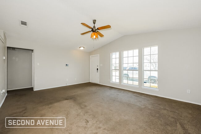 Building Photo - 1937 Red Cloud Dr