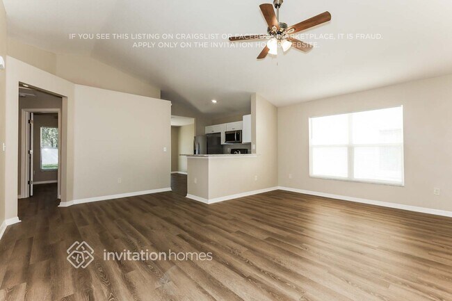 Foto del edificio - 5723 Tanagerlake Rd