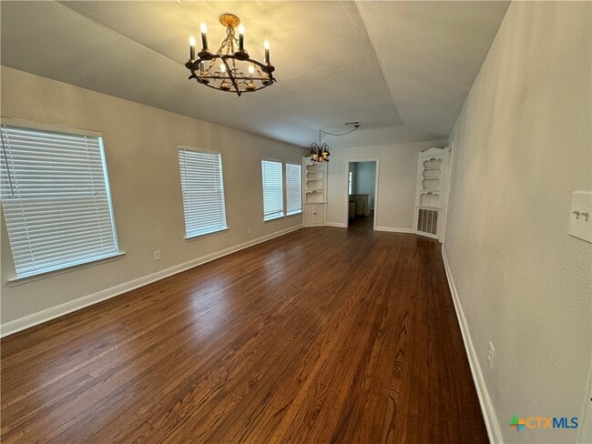 Building Photo - 397 W Edgewater Terrace