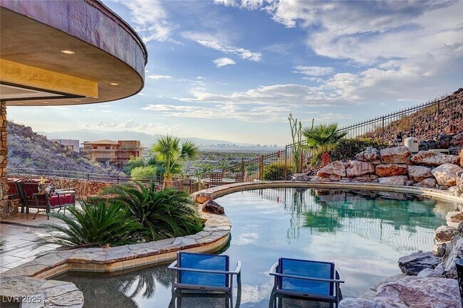 Foto del edificio - 1608 Liege Dr