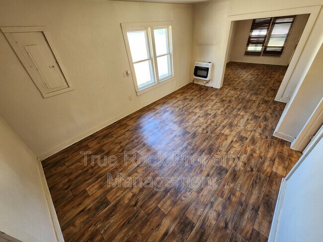 Foto del edificio - 510 N Division St