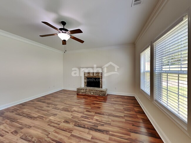 Foto del edificio - 6260 Cove Creek Dr
