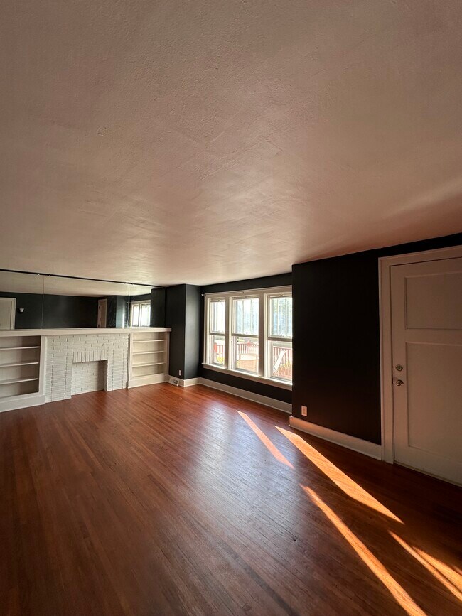 Building Photo - 69 Avery Ave