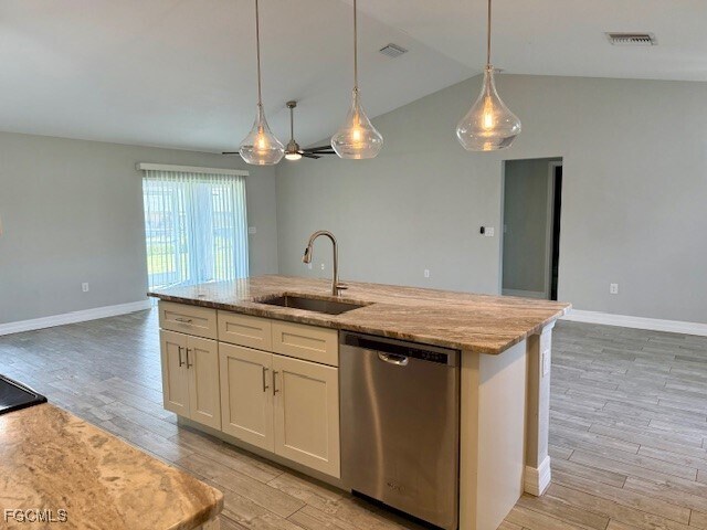 Building Photo - 606 NE 16th Terrace